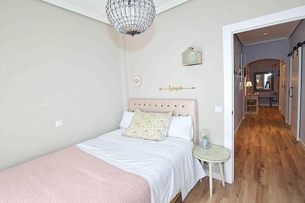 Apartamento Con Encanto "Las Raices" 桑坦德 外观 照片